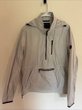 Calvin Klein Men's Light Gray Hooded Windbreaker Pullover